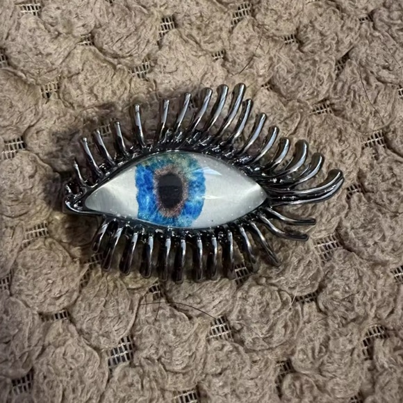 Betsey Johnson Eye Design Silver Blue Brooch - Picture 1 of 7